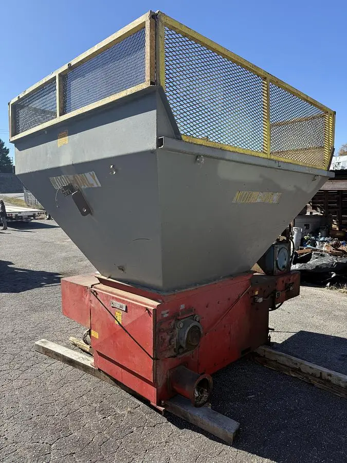 CRESSWOOD HF-36 VERTICAL WOOD WASTE GRINDER