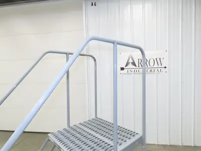Uline H-7919 Rolling Ladder 4 Step 36" Work Platform 40" Top Step 800lbs Cap