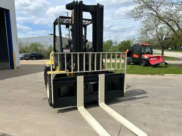 Used YALE GLP155VX Internal Combustion Forklifts: Pneumatic Tire Illinois US | Somerset Equipment Sales #1546210