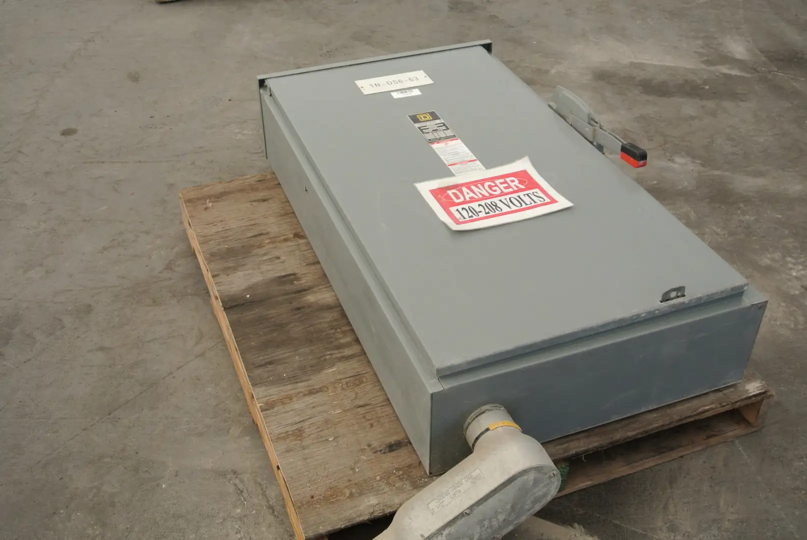 USED SQUARE D CH365R