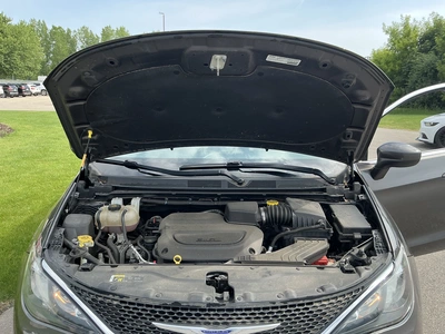 USED 2020 CHRYSLER VOYAGER