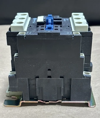 NEW Telemecanique LC1 D5011G6
