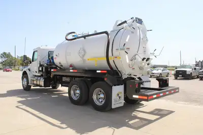 New | in-Stock 2027 PETERBILT 548 Vacuum Truck Texas US | Roll Off Truck World #1492027