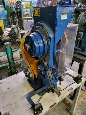 USED SIMPSON EYELETTING MACHINE