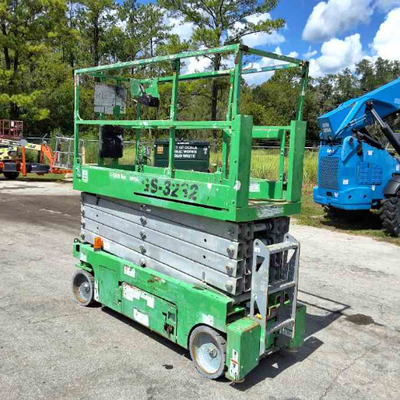 USED 2014 Genie GS-3232