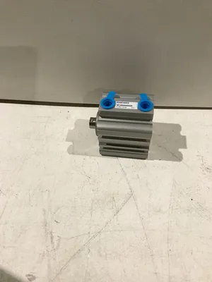 NEW Univer W1000500025