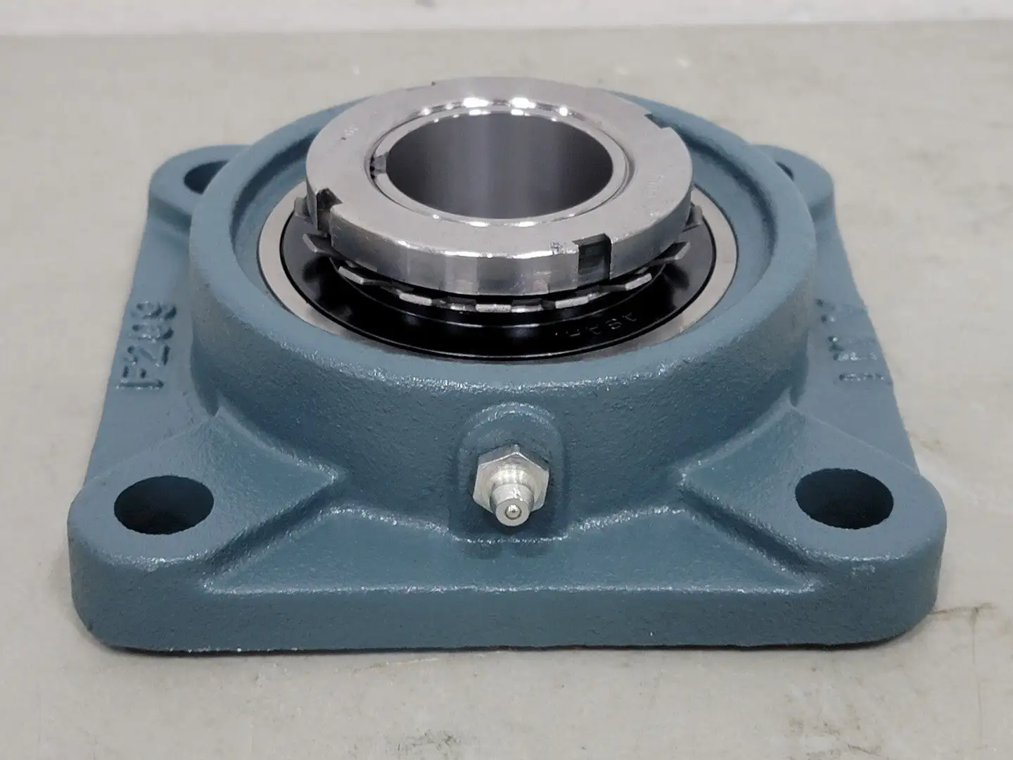 NEW AMI BEARING UKF209+HE2309