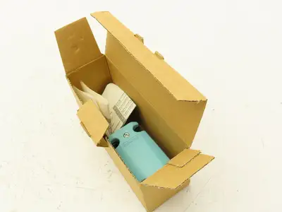 Siemens 3SE5112-0CB01 Limit Switch Stainless Plunger NO/NC Contacts IP66