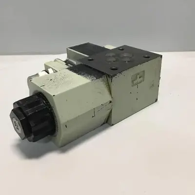USED YUKEN DSG-01-2B8-D24-50150
