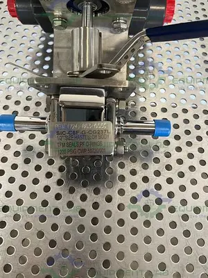 USED TOPWORX DXP-E20GNEB VALVE ACTUATOR POSITIONER CONTROLLER W/ 1/2" VALVE