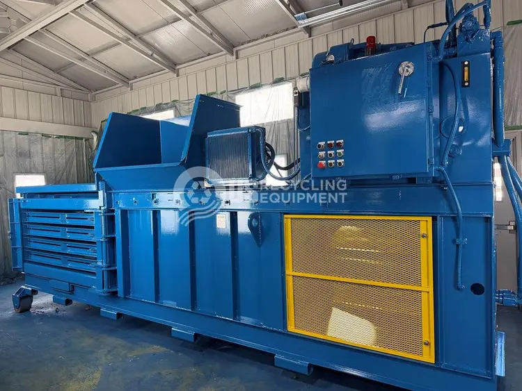 Used MARATHON SE 503042-830 CLOSED DOOR HORIZONTAL BALER Balers Quebec CA | US Recycling Equipment #925288
