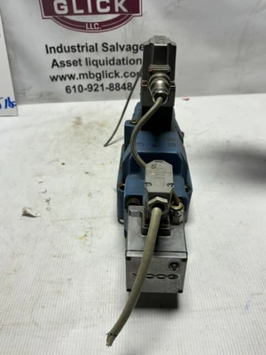 Moog D663Z4711 D663 Servo Proportional Valve hydraulic control valve