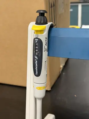 Used _UNKNOWN_ _UNKNOWN_ Pipettes Rhode Island US | Federal Equipment Company #1347600