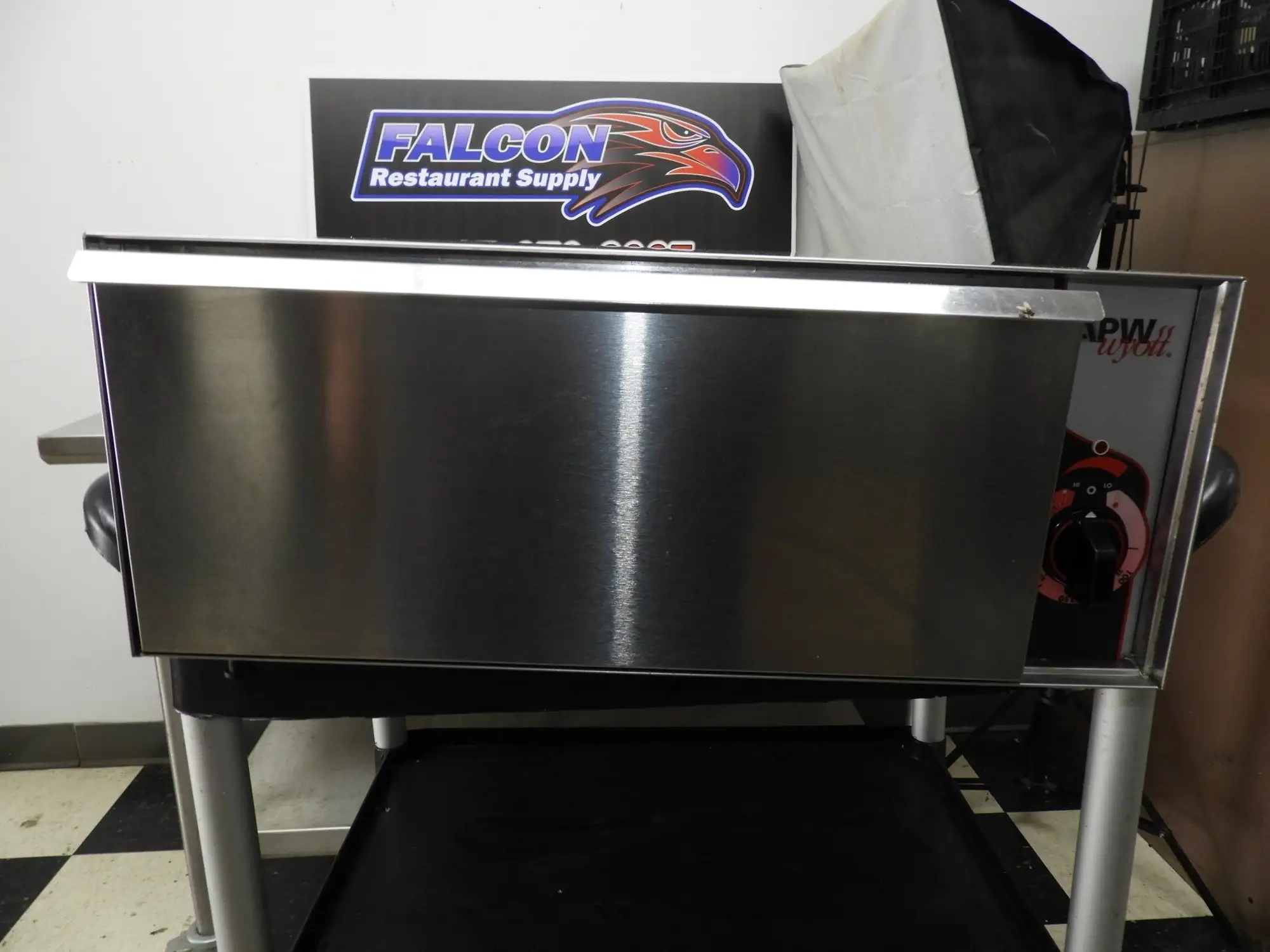 Used APW Wyott Used APW BW-31 Humidified Hot Dog Bun Warmer with (72) Bun Capacity, 120v Heating Cabinets Illinois US | Falcon Restaurant Supply #1376541