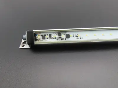 Banner WLS28-2XWG-285XQ Dual Color Light Strip White/Grn 12-30VDC Luminaire 28mm