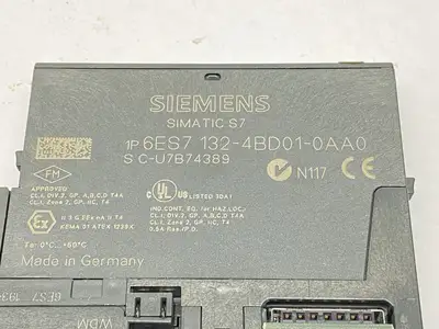 6ES7132-4BD01-0AA0 | Siemens  Digital Electronic Module w/ 6ES7193-4CA50-0AA0 - Used
