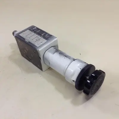 Used YUKEN MRP-01-C-3004 Valves/Fittings Michigan US | Ideal Machinery #1318540