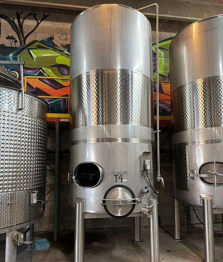2500 Gallon JV Northwest closed top fermenter / storage / blend tanks