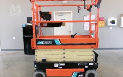 USED 2023 JLG AE1932