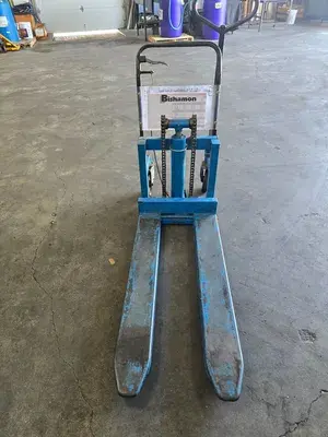 USED BISHAMON SKIDLIFT 2200LBS