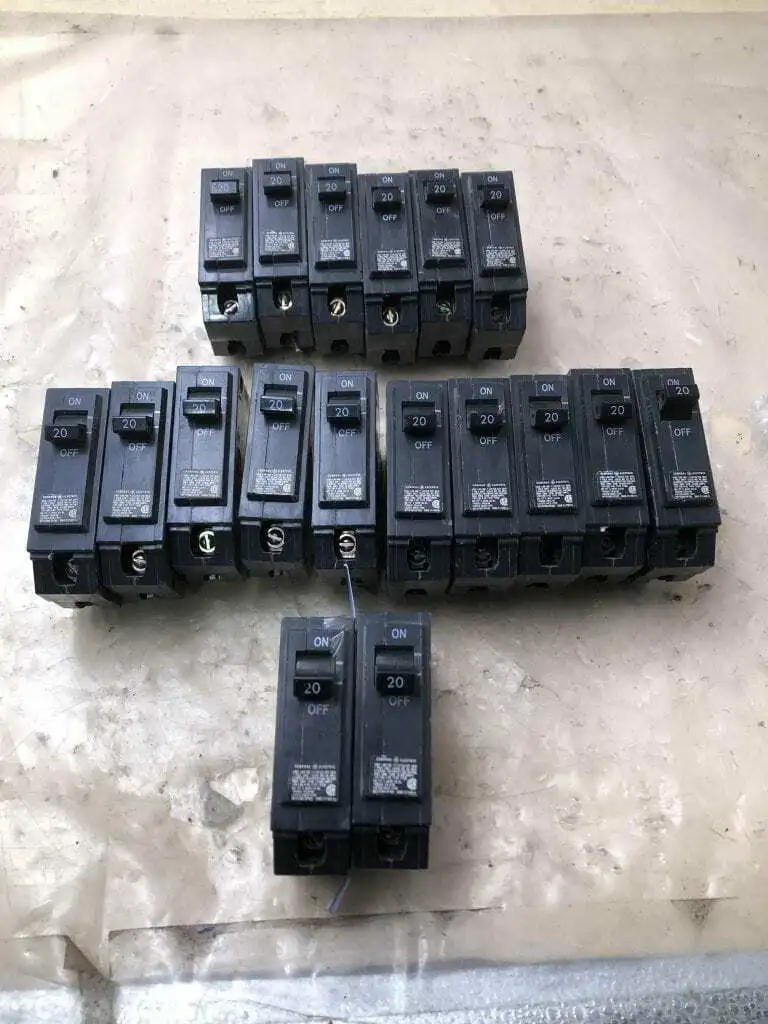 GE 20A Single Pole Miniature Circuit Breaker 120/240VAC -Lot of 18