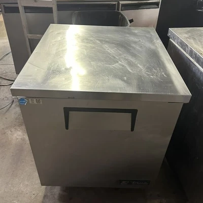 174-0207 True TUC-27 27" Self Contained Undercounter Cooler