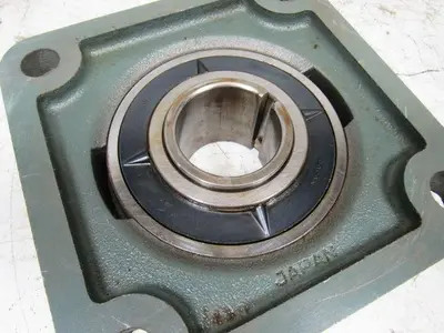 NTN F315 4-Bolt Flange Brg. Housing W/UK315+HE2315 2-1/2 ADAPTER SLEEVE BRG.