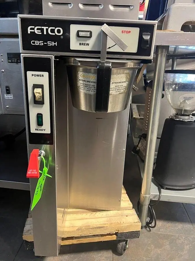 Fetco CBS-51H-15 C51046 Stainless Steel Single Automatic Coffee Brewer - 120/208-240VFetco CBS-51H-15 C51046 Stainless Steel Single Automatic Coffee Brewer - 120/208-240V
