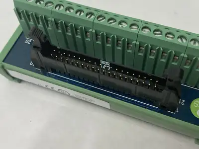 USED AUTOMATIONDIRECT ZIPLINK FEEDTHROUGH MODULE, 40-POLE, DIN RAIL MOUNT.