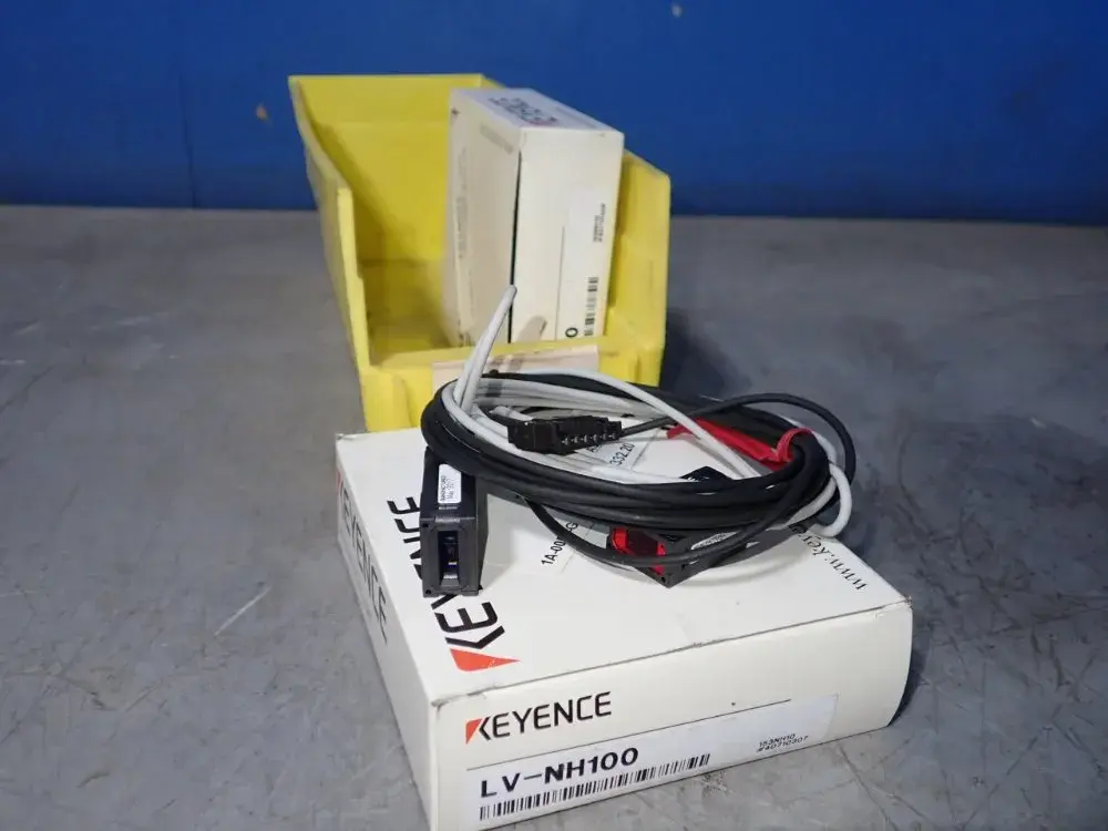 NEW KEYENCE LVNH100