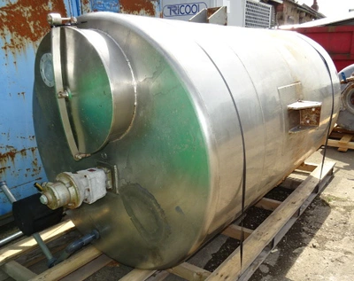 2200L S/S Vertical Enc  Tank
