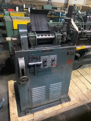 5/64" Lewis Model "0" Wire Straighten and Cutoff Machine