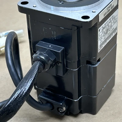 USED Yaskawa SGMPH-01A2A-YR12
