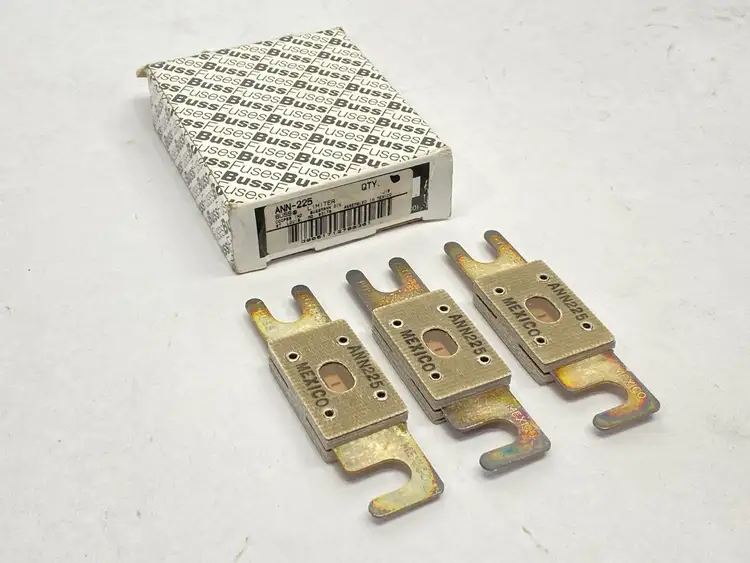 New | in-Stock Bussmann Very Fast Acting Limiter 225A 80VDC 125VAC LOT OF 3 Fuses Michigan US | Maverick Industrial Sales #1402155