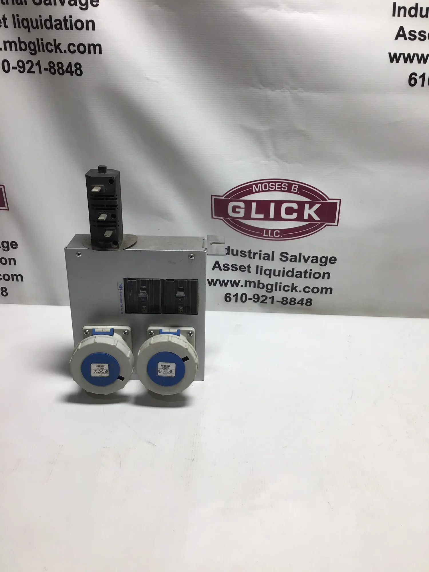Starline Cat: No: CBMT5E28-(2)430RR9W-4 Busway Tap Box 30A 240V