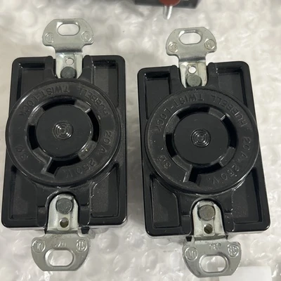 NEW Hubbell na