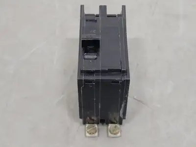 NEW SQUARE D QOB2100