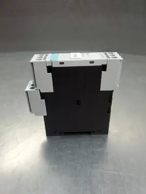 USED Siemens 3RN1010-1CB00 THERMISTOR MOTOR PROTECTION MODULE