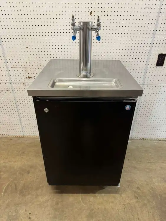 Used Beverage Air Used 24" Beverage air BM23-B-142 Refrigerated Kegerator Beer Equipment Illinois US | Falcon Restaurant Supply #1373896