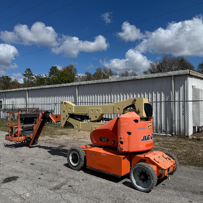 USED 2013 JLG E400AJPN
