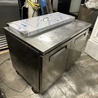 174-0176 Fogel FLP-45-12 45” Self Contained Prep Station Cooler