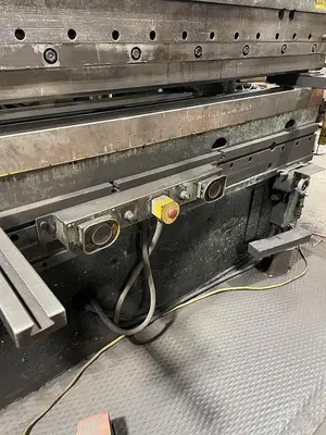 Cincinnati 440 Ton Press Brake
