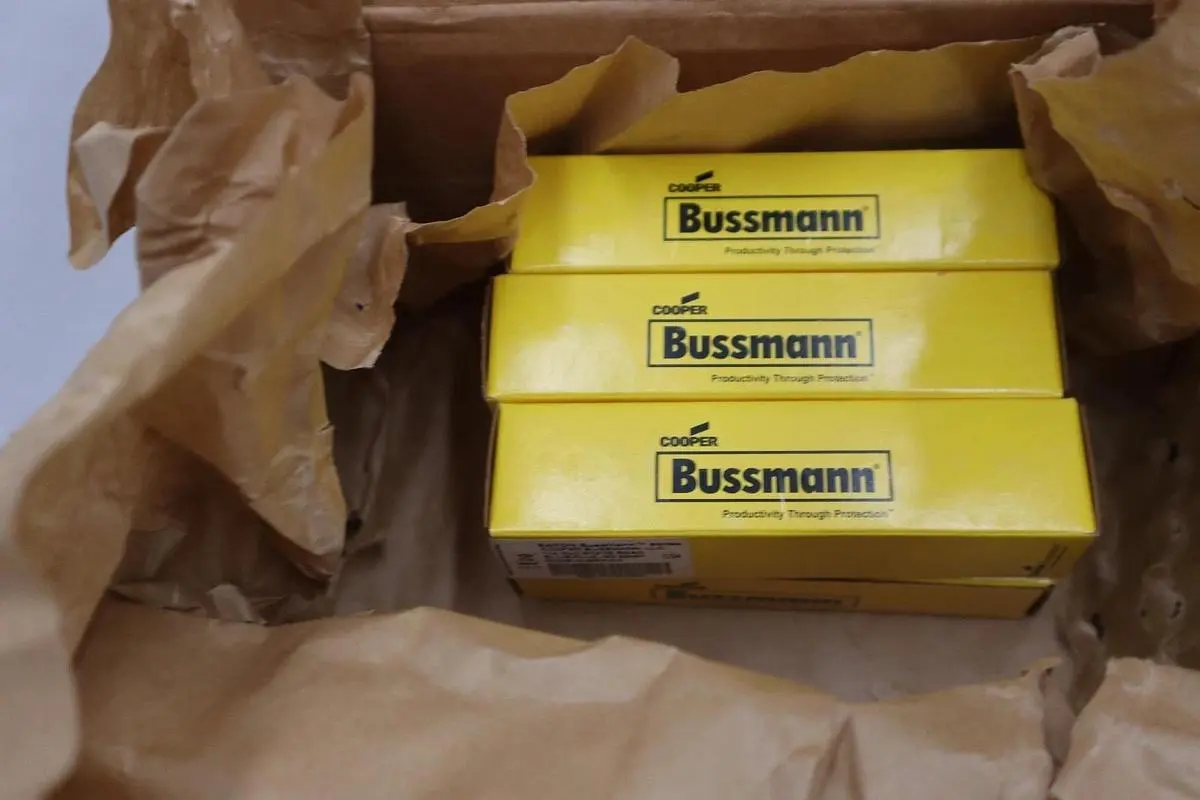 BUSSMANN LPJ-80SP LOW PEAK CLASS J Fuse 600V 80A - STOCK GF200
