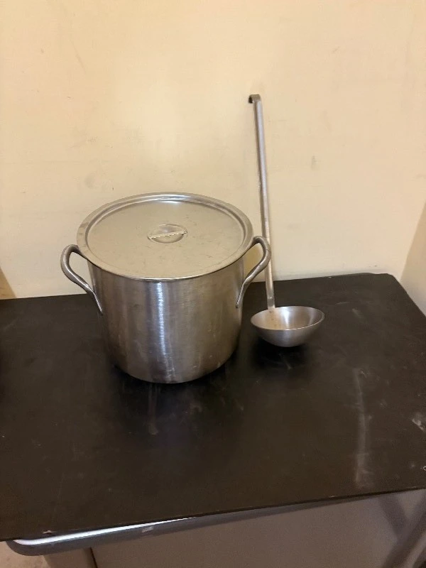 cooking pot
