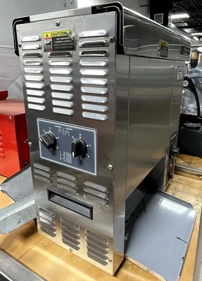 72-0430 Antunes Roundup VCT-1000CV Vertical Contact Toaster