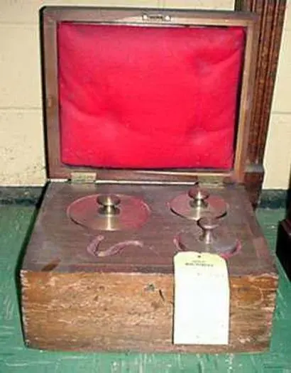 0281 Balance Scale Weight Set Wood Case