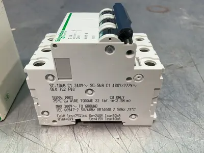 Used SCHNEIDER ELECTRIC 24535 Circuit Breakers Ohio US | HGR 24 #1520824