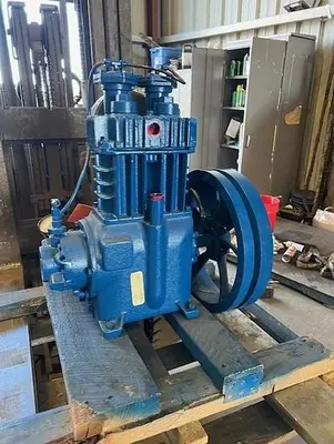 USED 2013 QUINCY 216