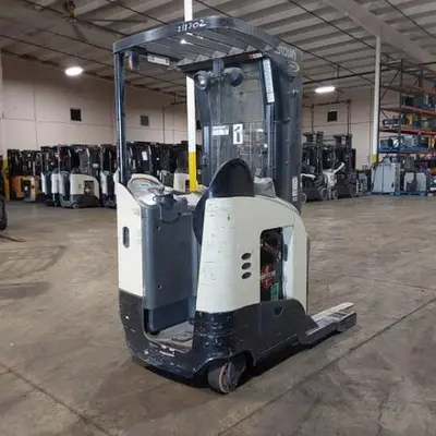 USED 2016 CROWN RR5725-45