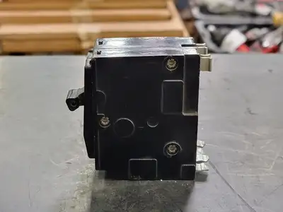 Used SQUARE D QO215 Switchgears British Columbia CA | Lenmark #294532